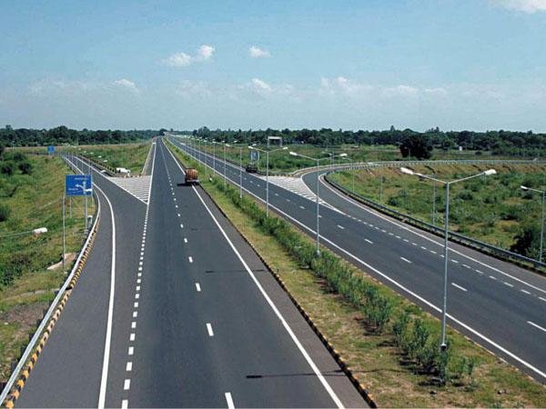 Nitin Gadkari releases India’s first ever Highway Capacity Manual