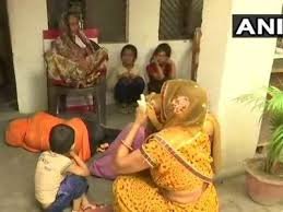YOUNG WOMEN ATTEMPTS SUICIDE NEAR YOGI ADITYANTH’S RESIDENCE,CLAIMS RAPE BY BJP MLA