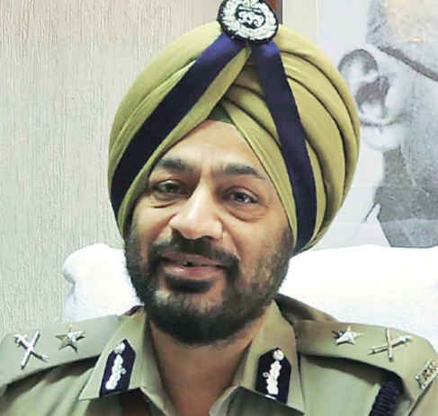 TAJENDRA LUTHRA IPS HAS BEEN PLACED ON AWAITING ON POSTING IN DELHI POLICE