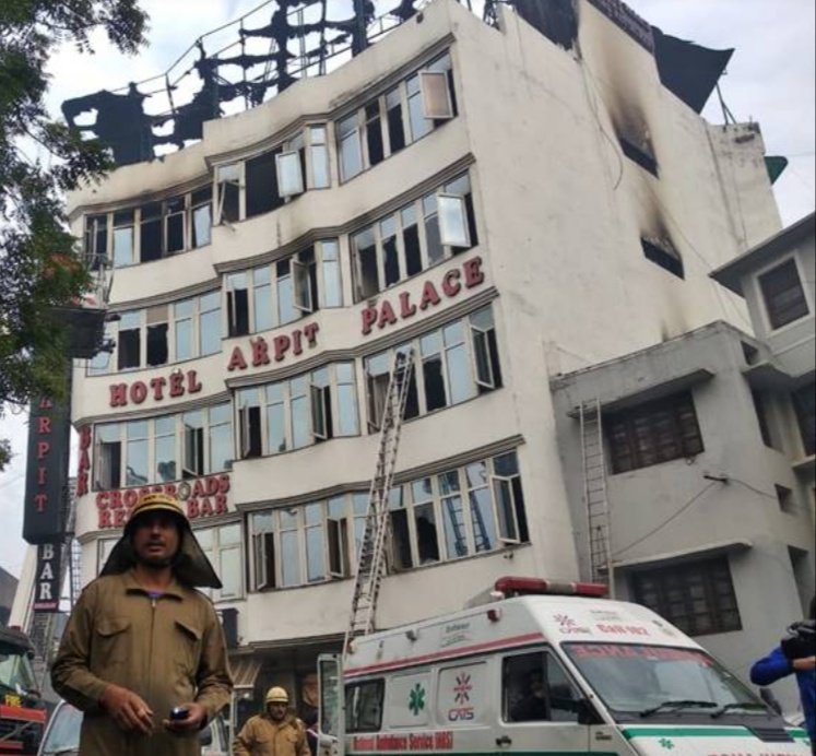 17 killed in Karol bagh,Delhi Hotel blaze.