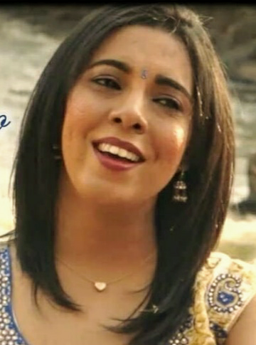 Vandana Naran South African Singer of Indian origin chants 6 variations of Hanuman Chalisa.