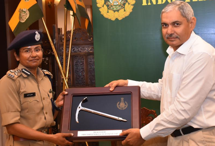 S.S Deswal, DG ITBP felititates Smt Aparna Kumar IPS, DIG ITBP on her achievement of ‘Seven Summit Challenge