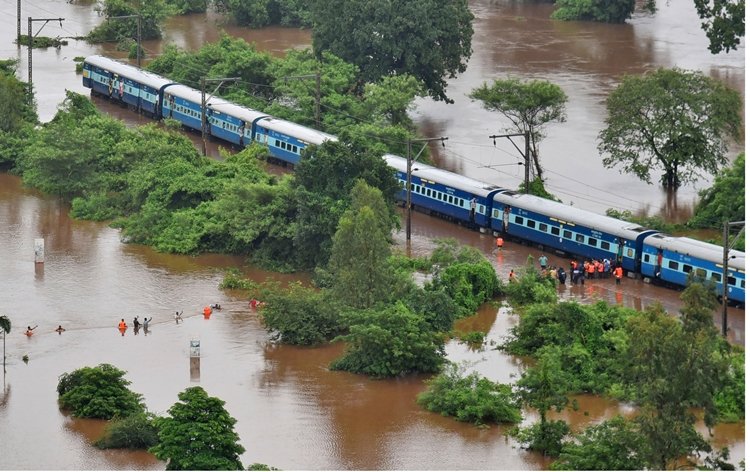 Maharashtra: All stranded passengers of Mahalaxmi Express rescued