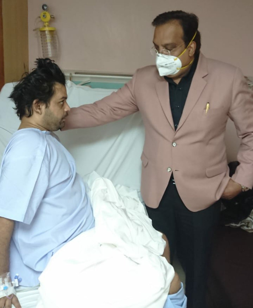 NECK, SPINE & HIP BONES JOIN TO FORM SOLID BLOCK,PATIENT WALKS FIRST TIME IN 6 MONTHS AFTER SUCCESSFUL HIP REPLACEMENT