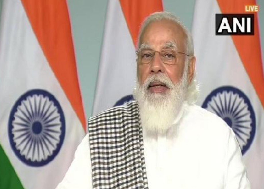 PM Modi speaks to Uddhav Thackeray on Cyclone Tauktae related situation in Maharashtra