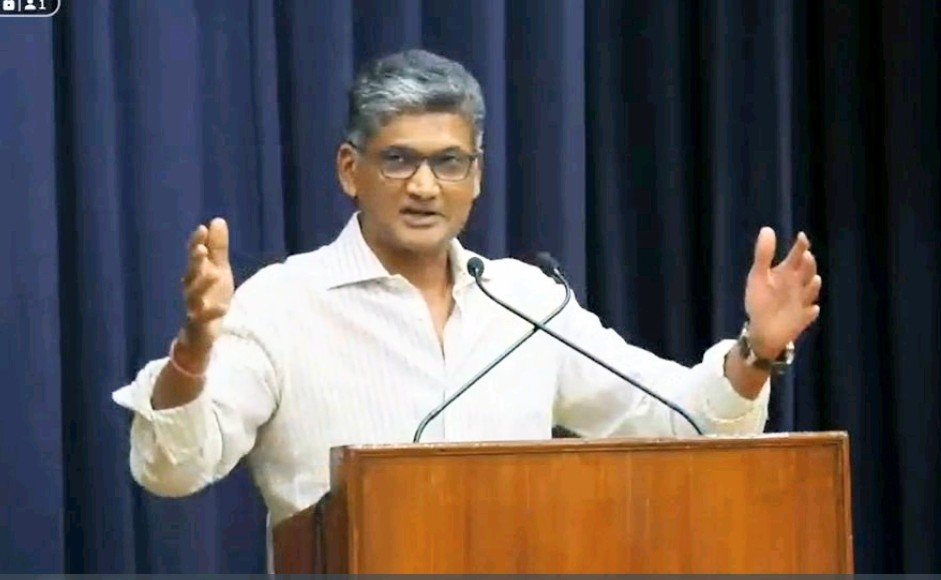 Ratan Jindal express gratitude to jindal stainless steel employee’s on standing strong in solidarity on completion of company 50 years.