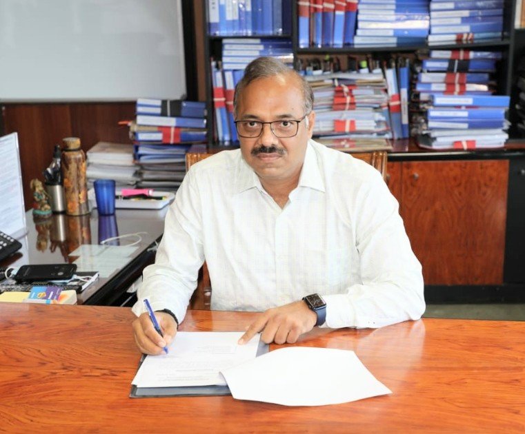 Gyanesh Bharti IAS takes charge as Commissioner, MCD