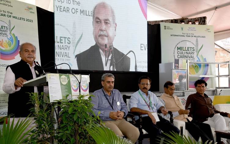 Union Agriculture Minister visits the Millets Culinary Carnival in Dilli Haat