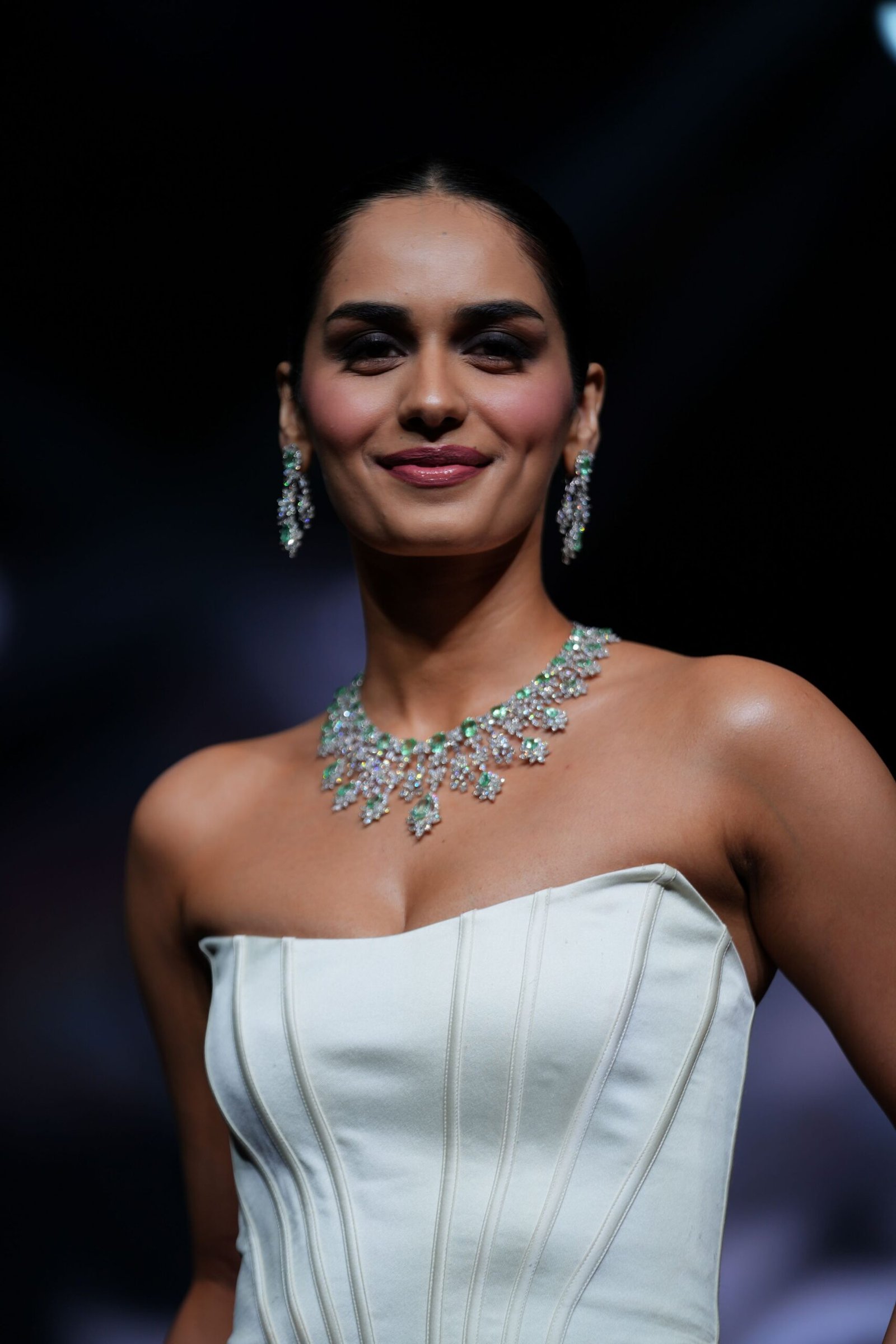 Manushi Chillar, GJEPC Brand Ambassador, glitters at ‘Jewels on the Ramp’ at IIJS Tritiya