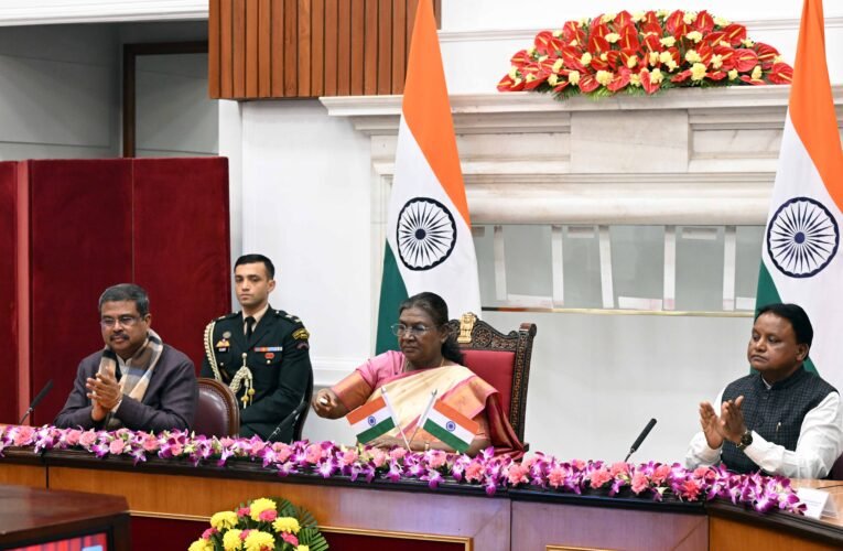 President of India Virtually Inaugurates/Launches Cow Induction, Giftmilk And Market support for Omfed Initiatives Of The National Dairy Development Board