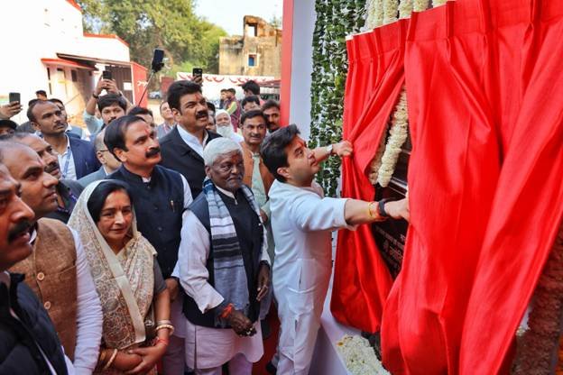 Minister of Communications and Development of North Eastern Region, Government of India, Jyotiraditya M. Scindia inaugurated the Guna Head Post Office and Passport Seva Kendra Extension Building